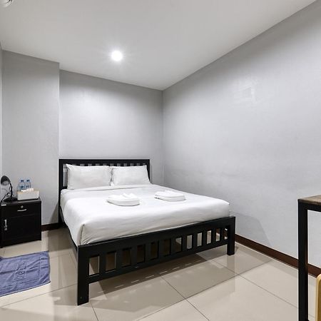 Red Pin Inn 好运旅馆 Bangkok Buitenkant foto